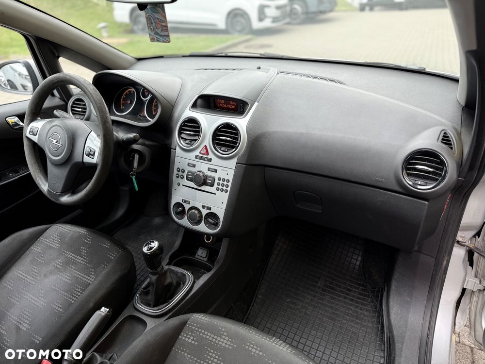 Opel Corsa 1.2 16V Cosmo - 22