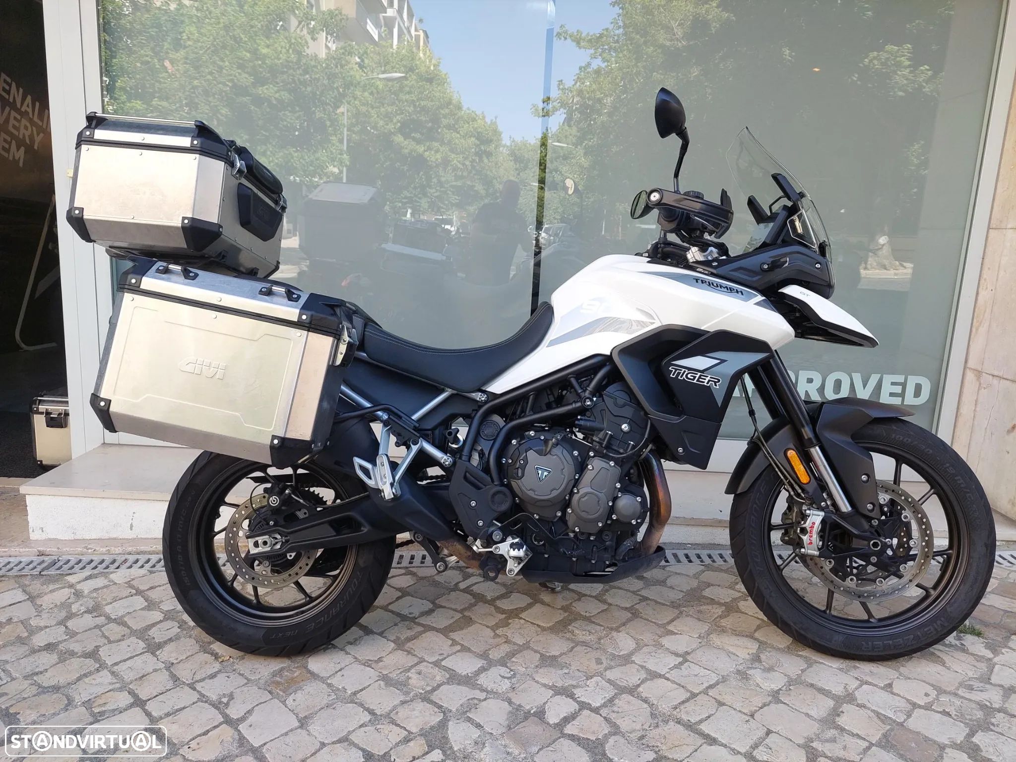 Triumph Tiger 900 GT - 1