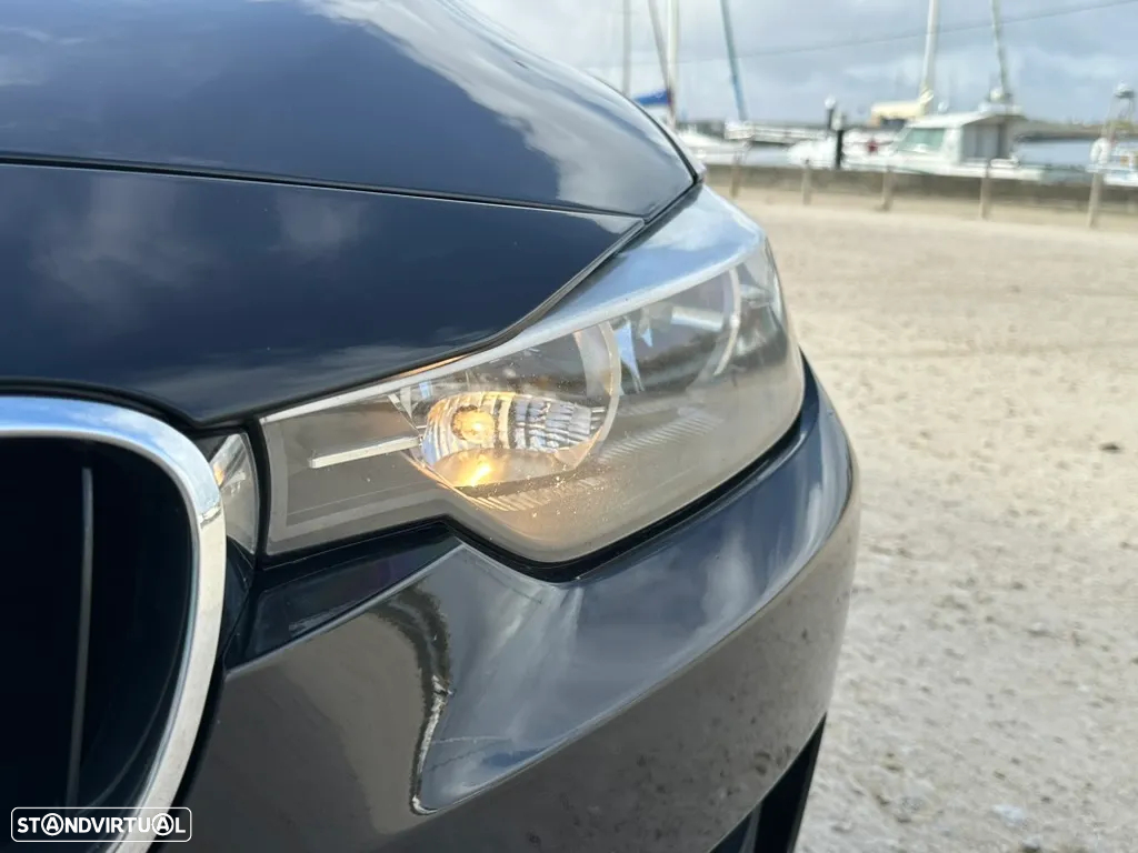 BMW 318 d DPF Touring - 12