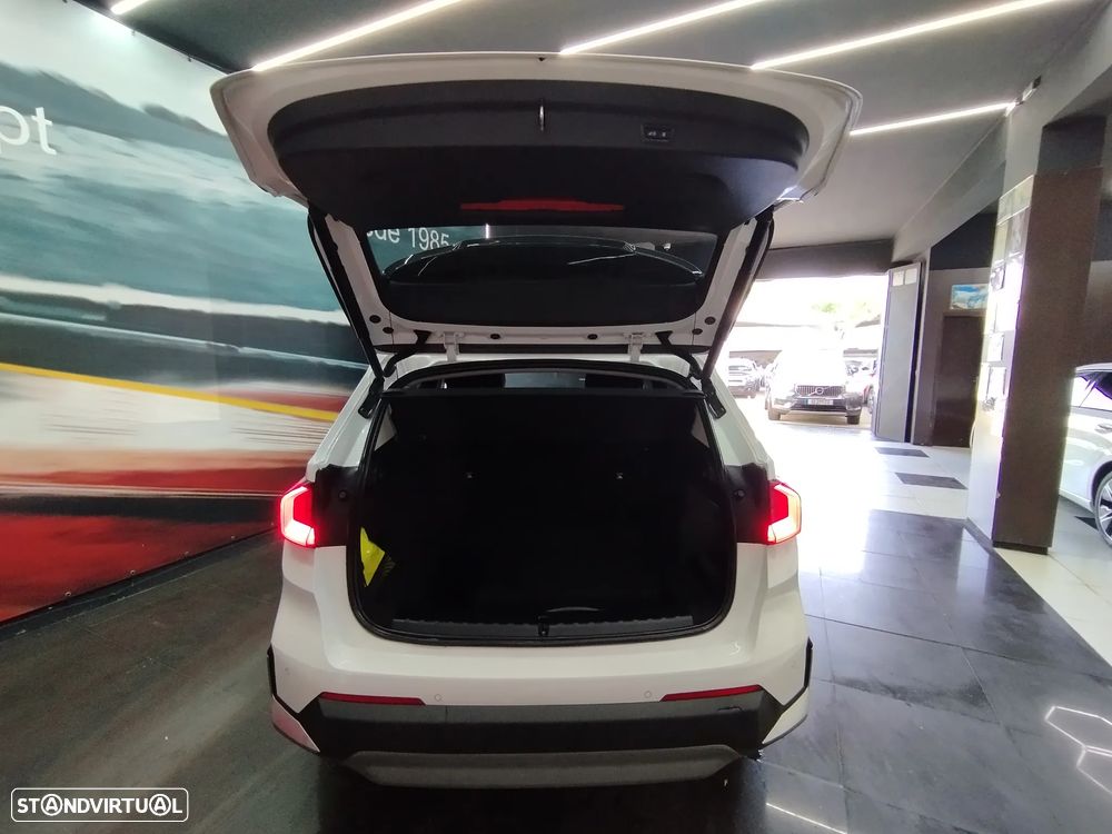 BMW iX1 eDrive20 - 15