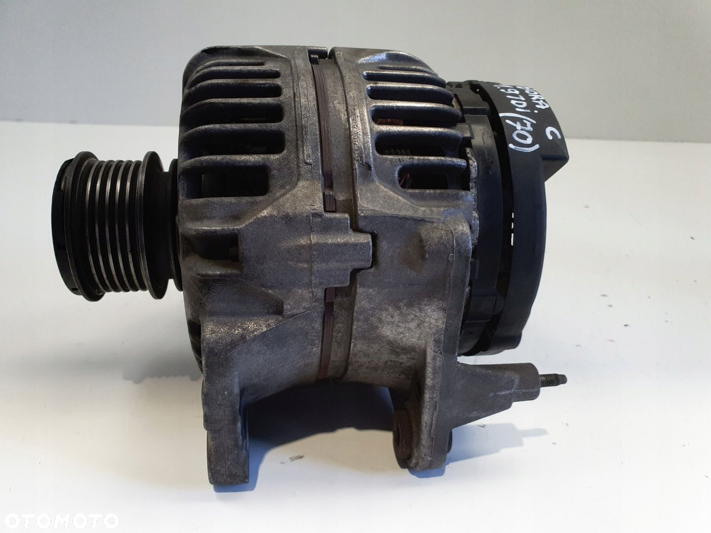 VW Bora 1.9 TDI ALTERNATOR bosch 038903023L 90A - 5