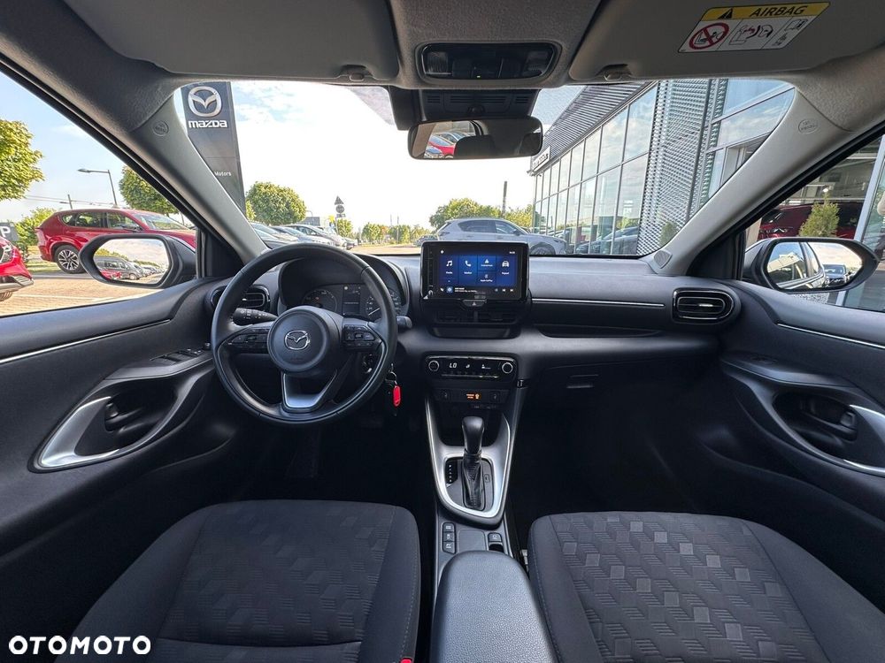 Mazda 2 Hybrid - 11