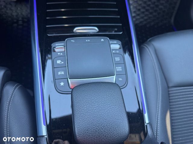 Mercedes-Benz GLA - 18