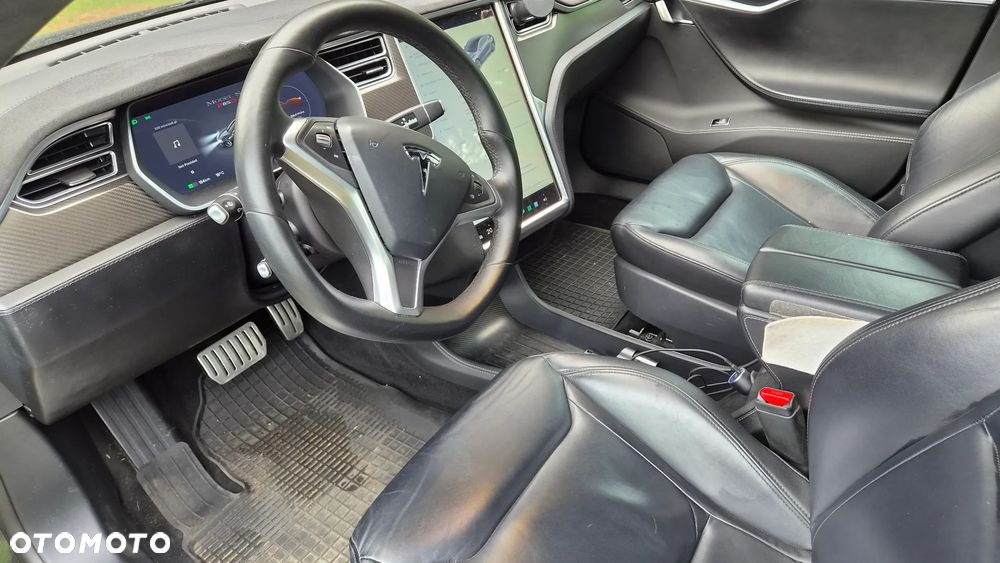 Tesla Model S - 6