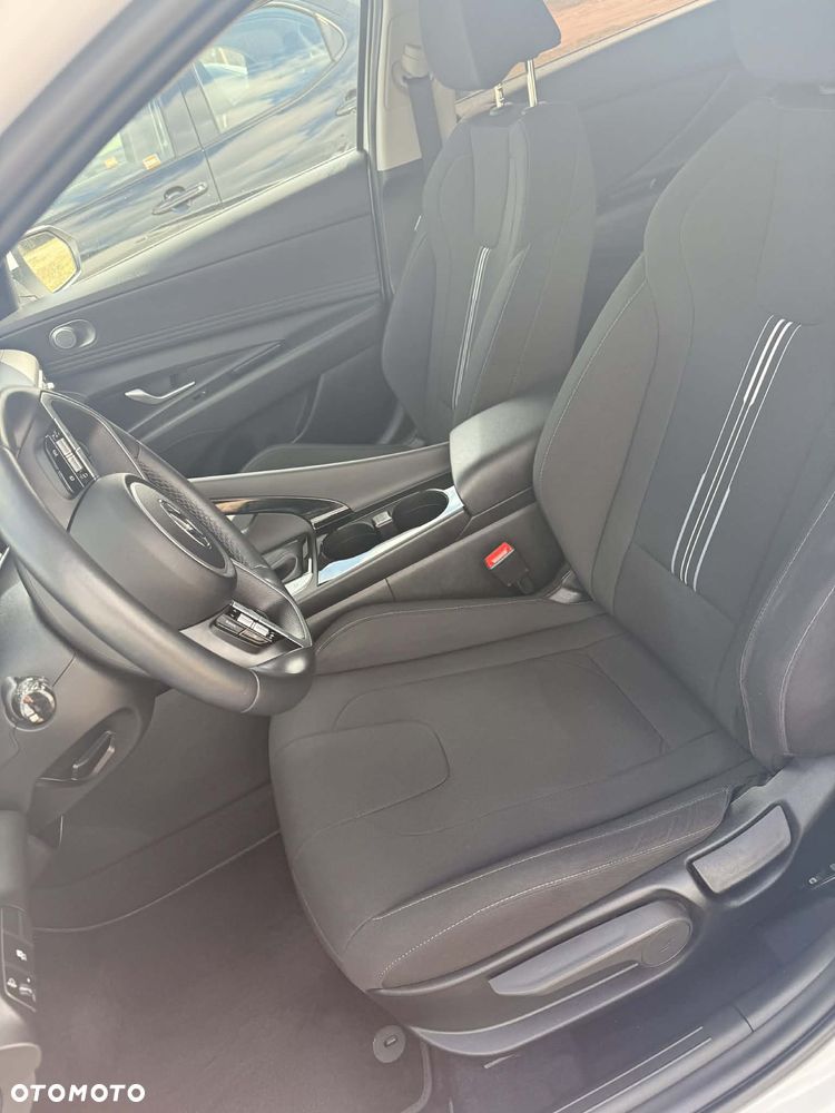 Hyundai Elantra 1.6 Smart CVT - 13