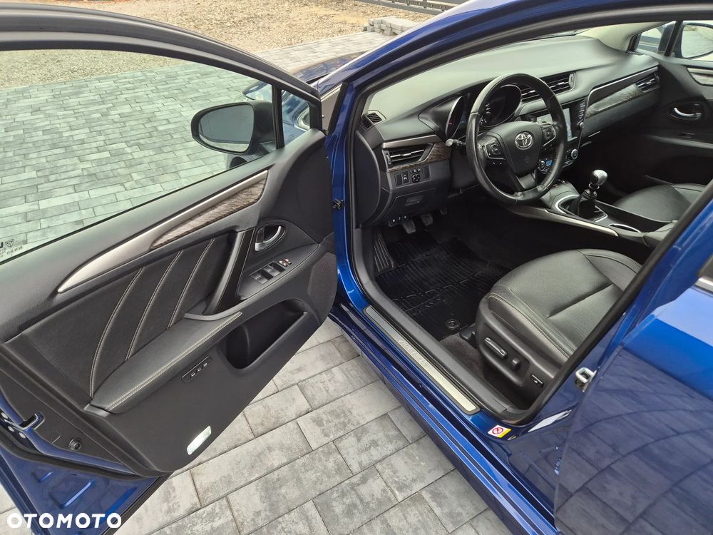 Toyota Avensis 1.8 Premium - 16