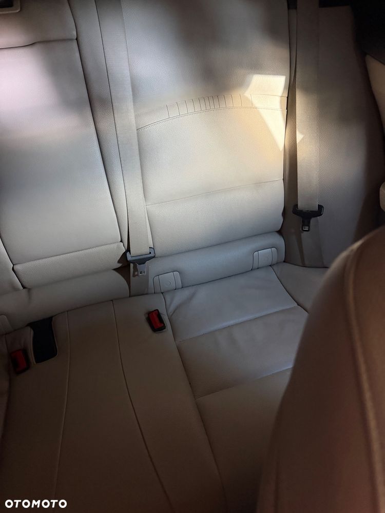 BMW Seria 5 520d Luxury Line - 11