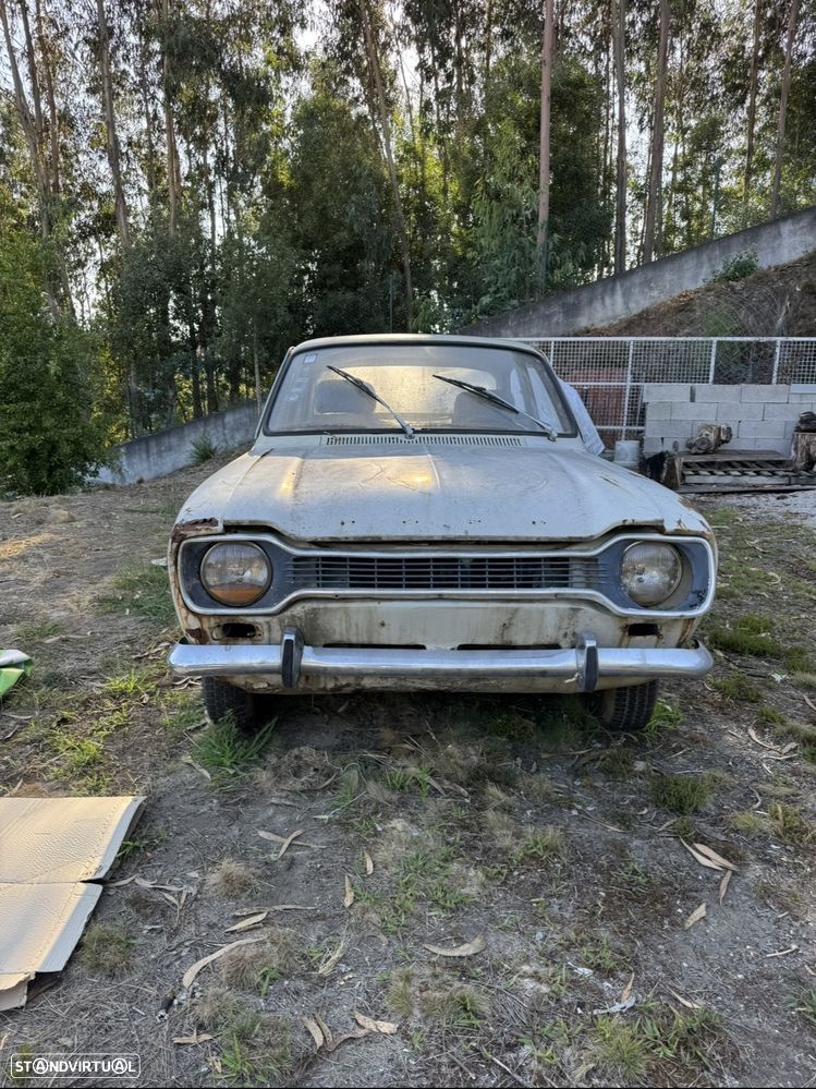 Ford Escort - 1