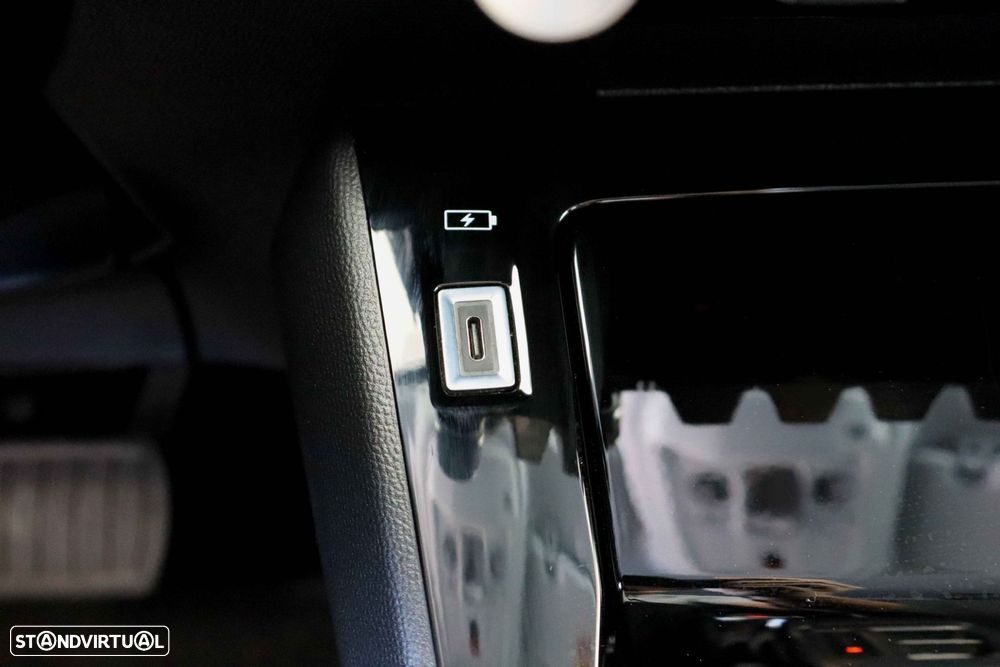 Peugeot 208 1.2 Hybrid Allure e-DCS6 - 39