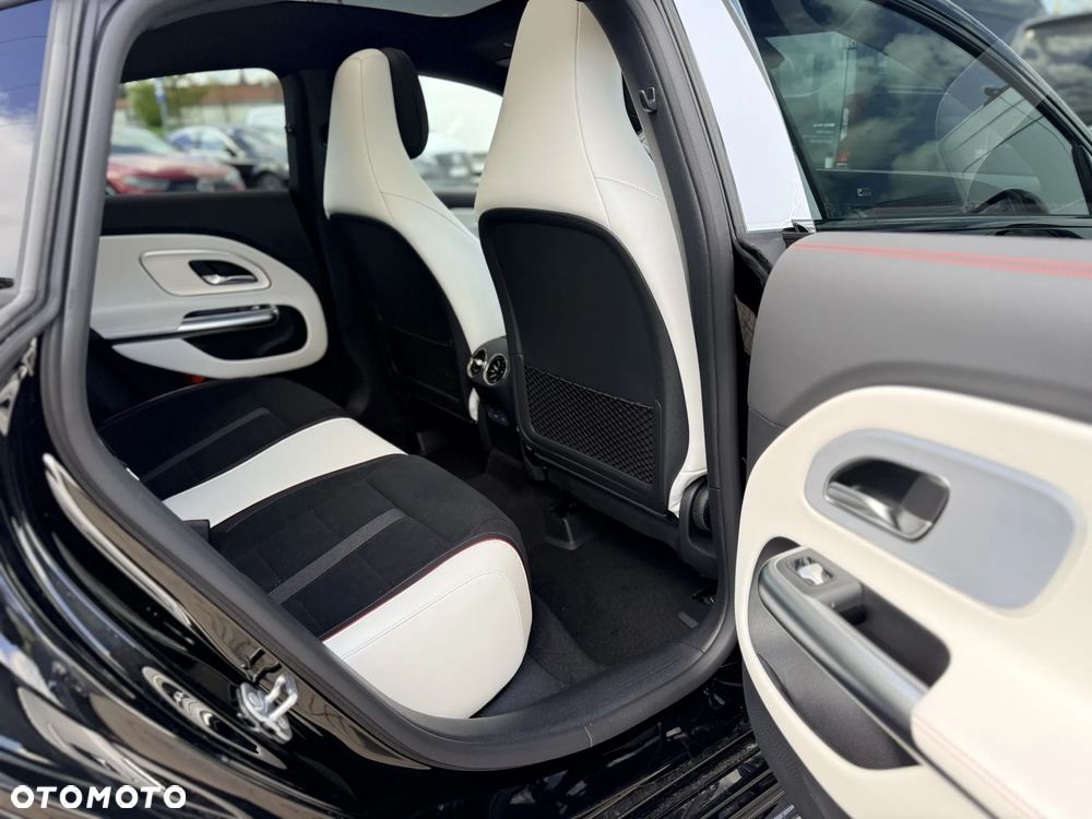 Mercedes-Benz CLA - 30