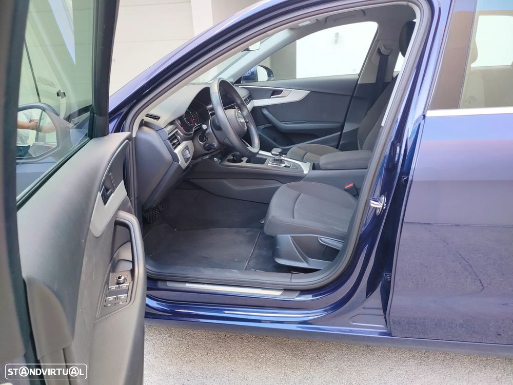 Audi A4 Avant 30 TDI S line S tronic - 17