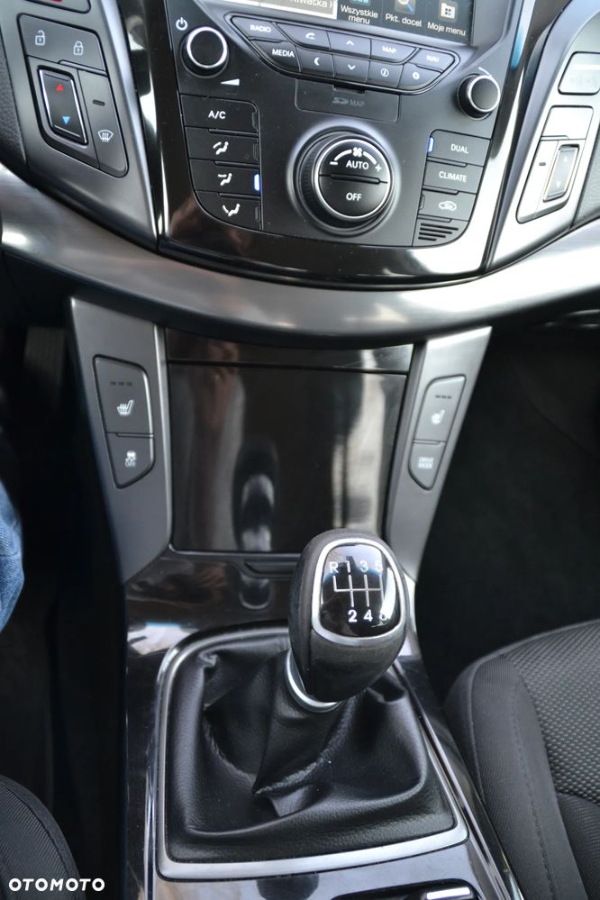 Hyundai i40 Kombi blue 1.6 Space - 32