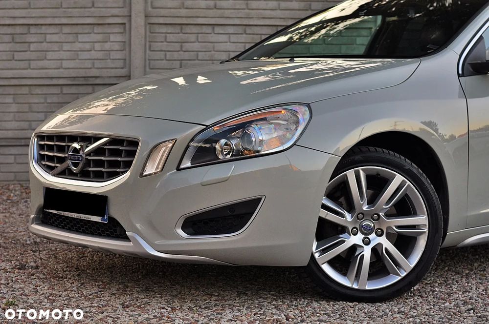 Volvo V60 D4 Geartronic Summum - 6