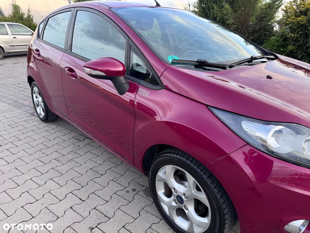 Ford Fiesta 1.25 Champions Edition - 33
