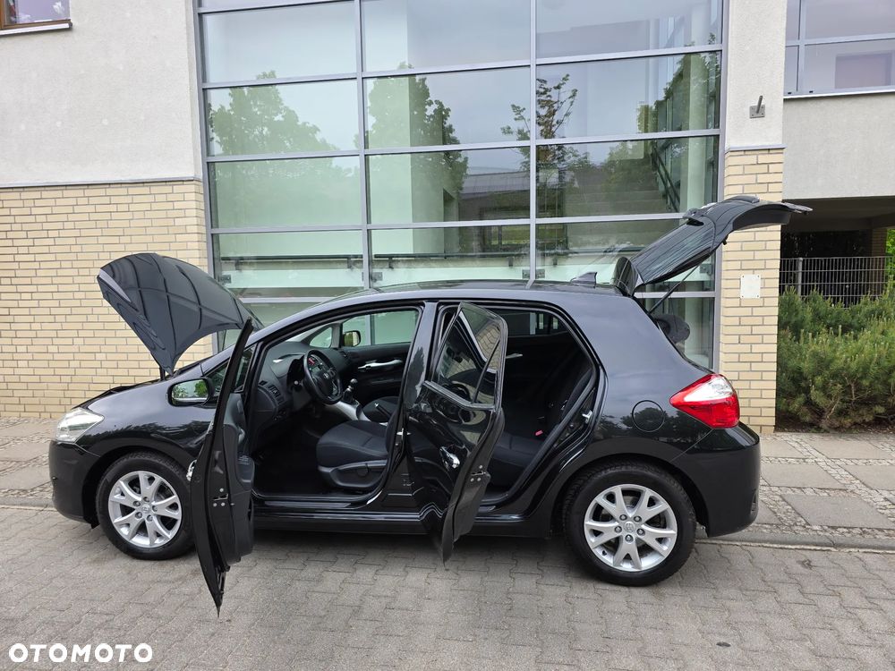 Toyota Auris 1.33 Dual-VVT-i Design Edition - 10
