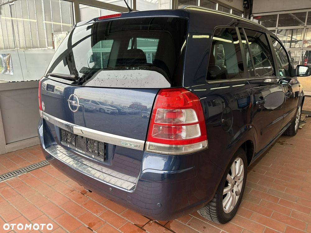Opel Zafira - 2