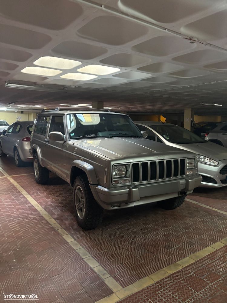 Jeep Cherokee 2.5 TD Base - 54