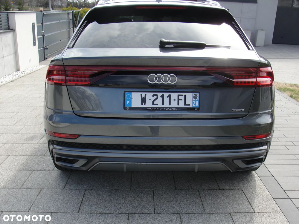 Audi Q8 55 TFSIe quattro tiptronic - 22