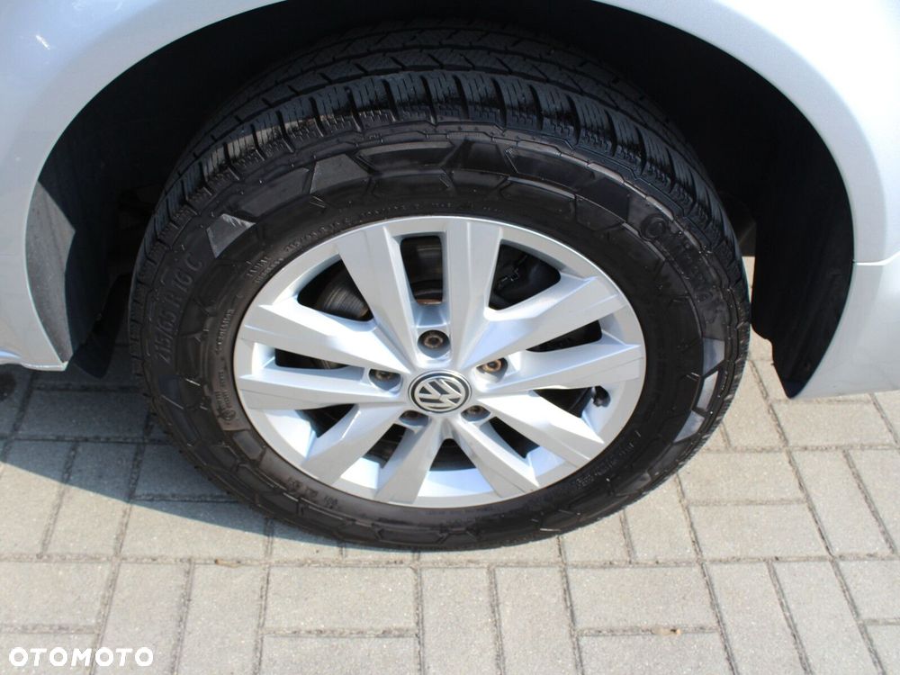 Volkswagen Caravelle - 34