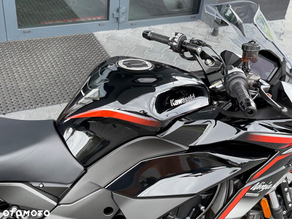 Kawasaki Ninja 1000 SX - 12