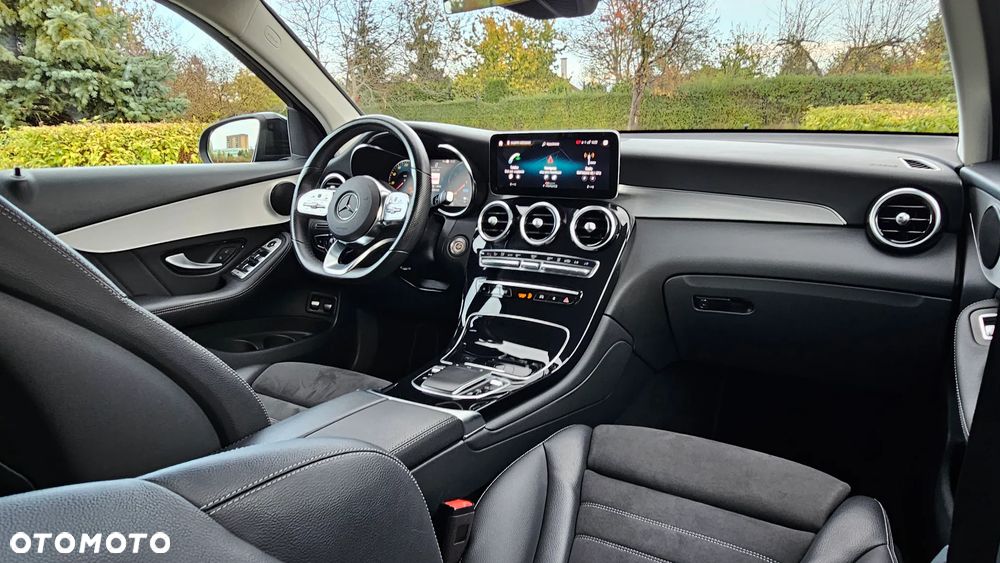 Mercedes-Benz GLC 300 e 4-Matic - 17