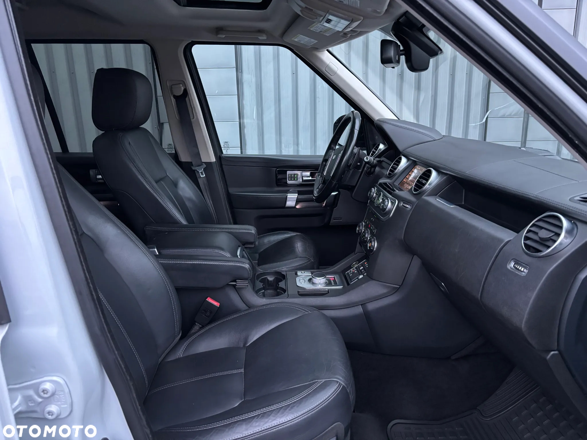 Land Rover Discovery IV 3.0 V6 SC Landmark - 14