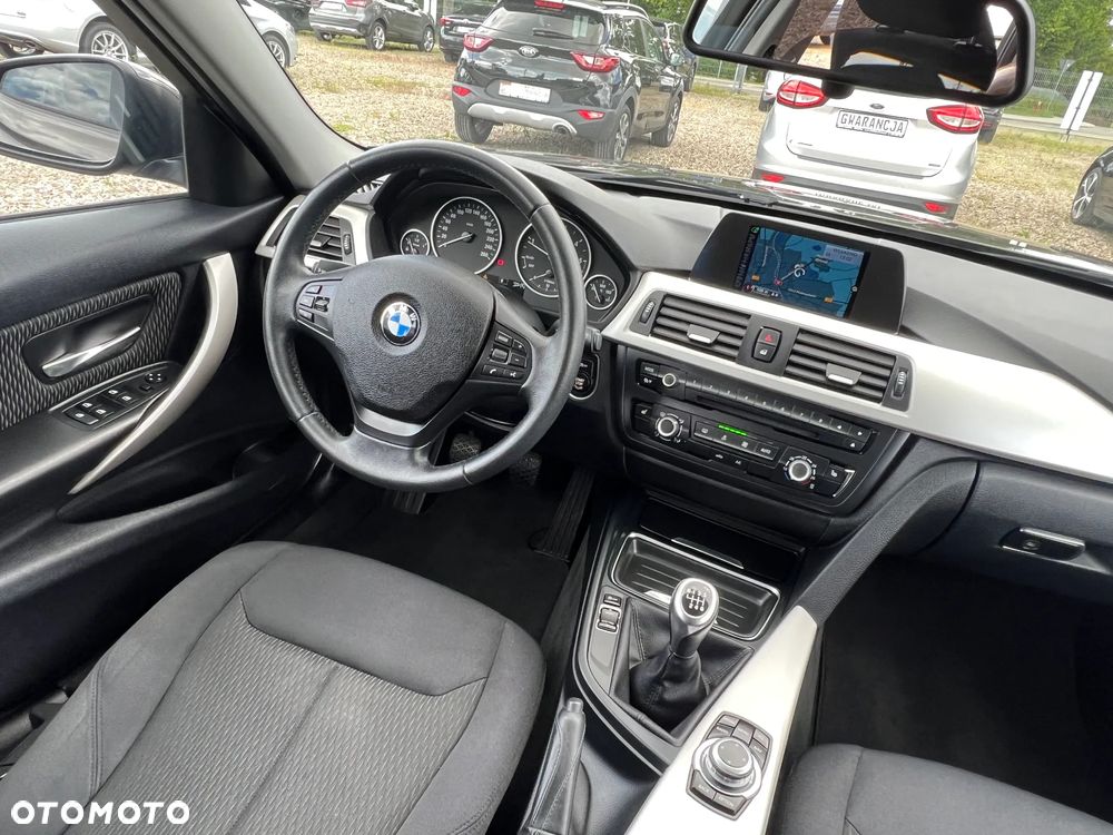 BMW Seria 3 318d Blue Performance Modern Line - 18