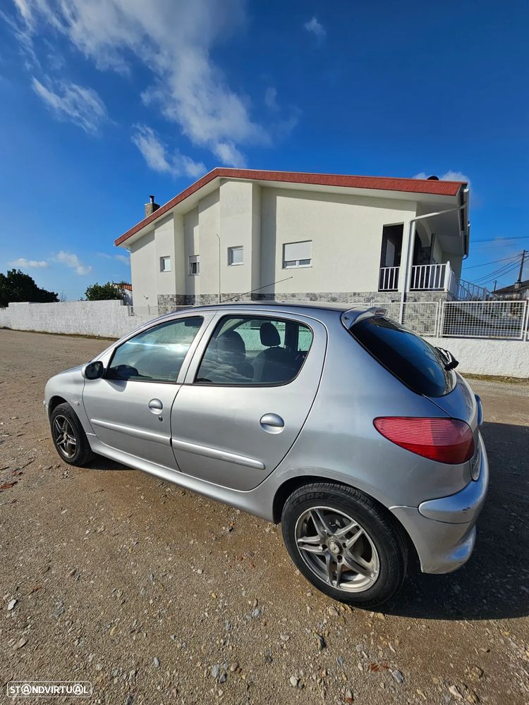 Peugeot 206 1.1 Color Line - 6