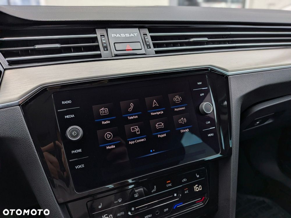 Volkswagen Passat 2.0 TDI Elegance DSG - 23