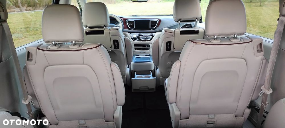 Chrysler Pacifica - 22