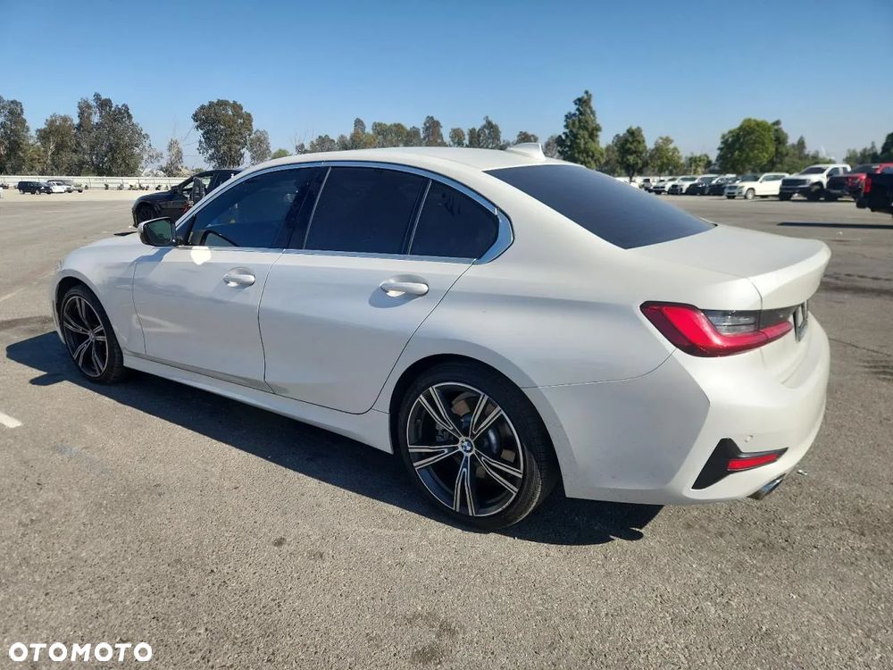 BMW Seria 3 330i xDrive Edition Luxury Line Purity - 4