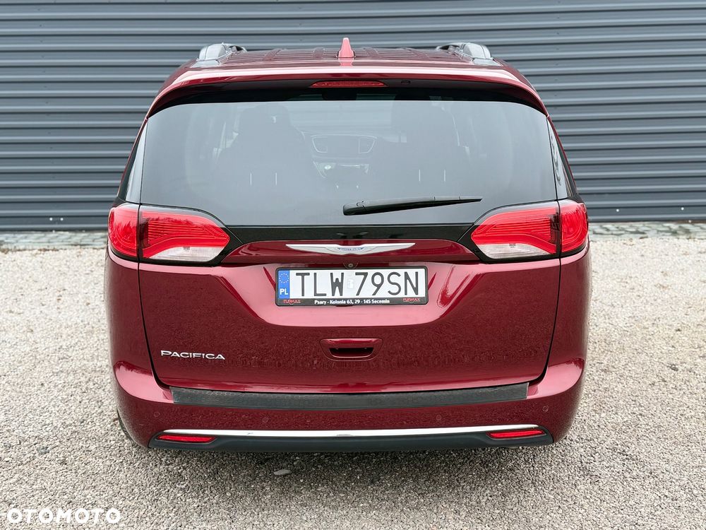 Chrysler Pacifica - 11