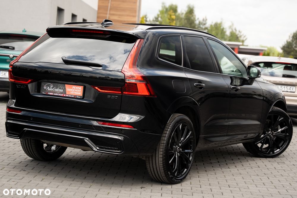Volvo XC 60 B5 B AWD Ultimate Dark - 12