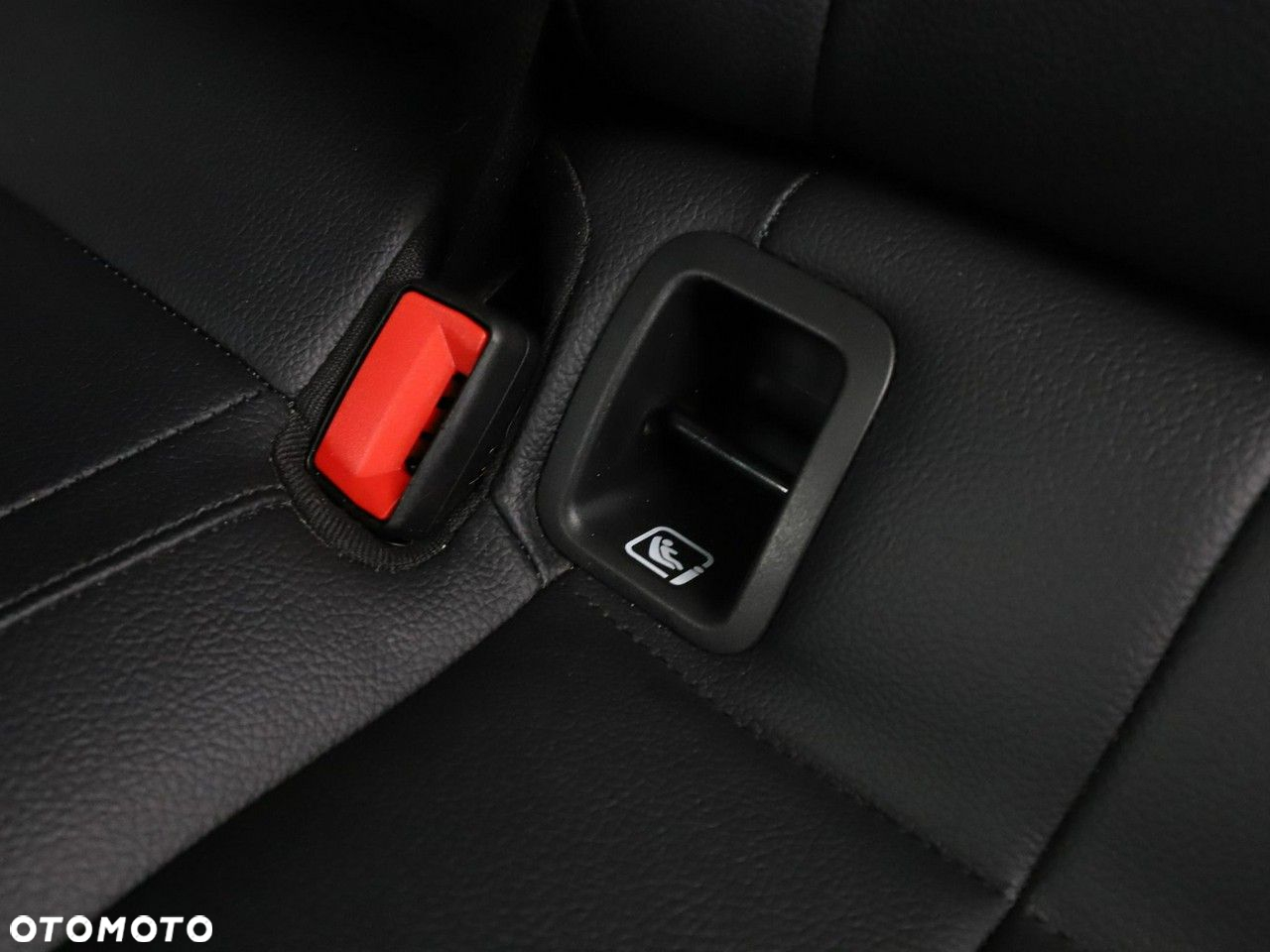 Mercedes-Benz CLA 250 E Progressive 8G-DCT - 40