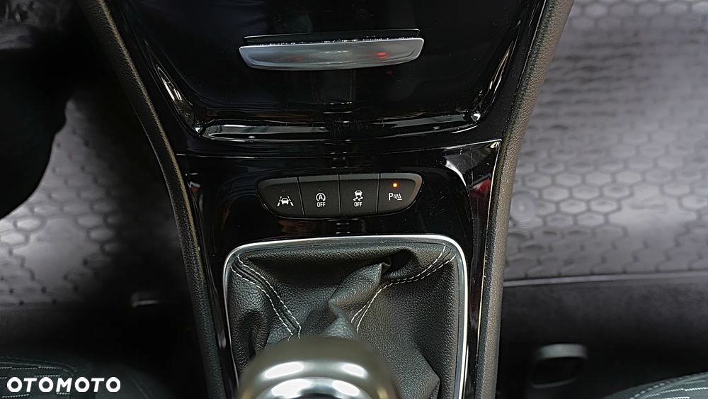 Opel Astra V 1.2 T GS Line S&S - 34