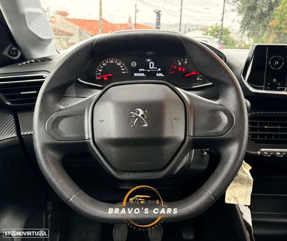 Peugeot 208 - 12