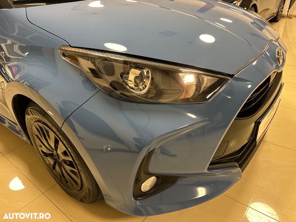 Toyota Yaris Hybrid 130 1.5 VVT-i Premiere Edition - 30
