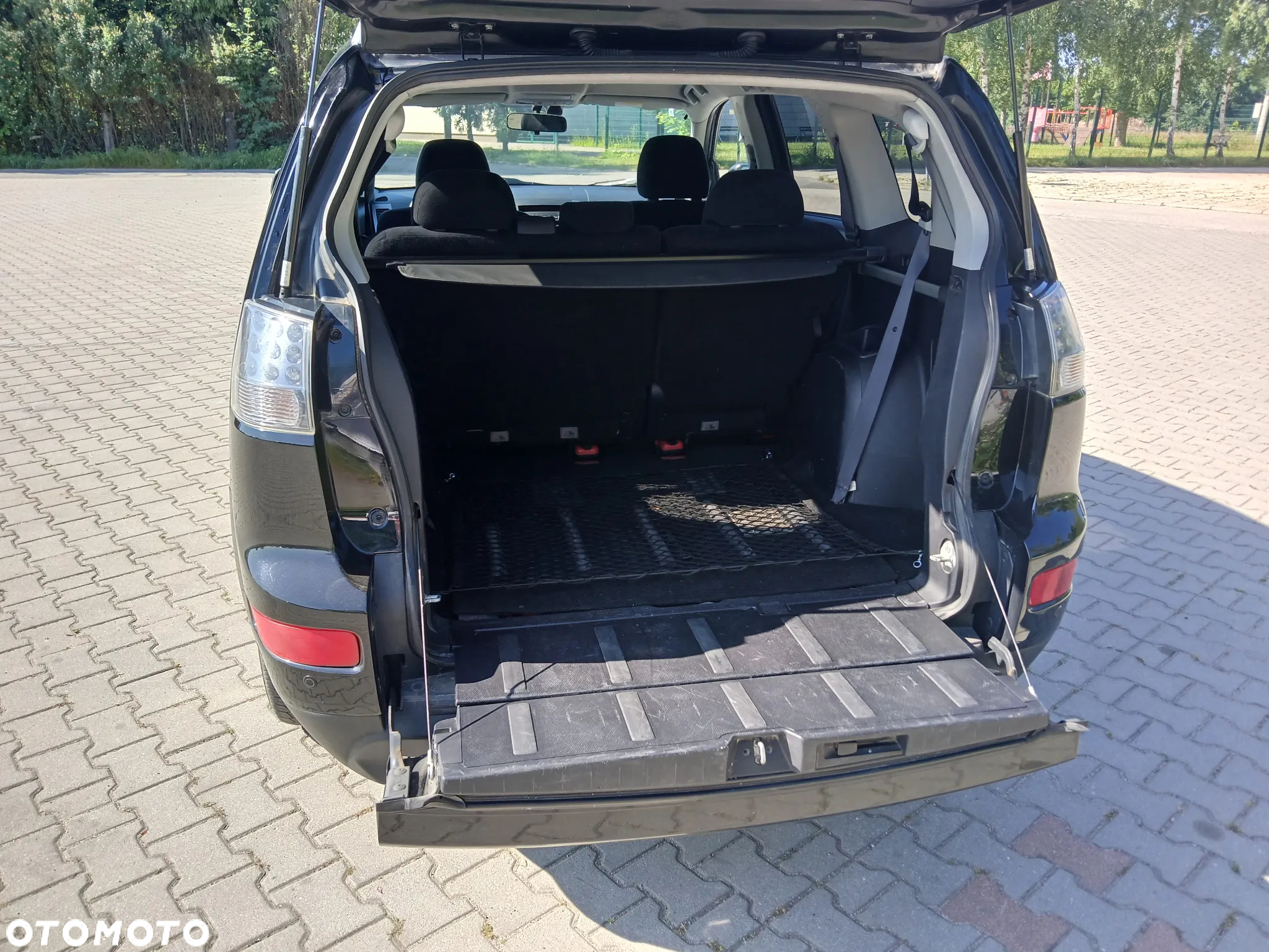 Mitsubishi Outlander 2.0 DID Intense + - 25