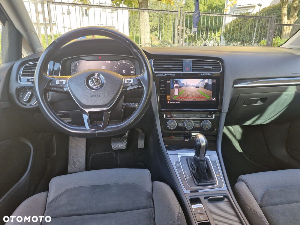 Volkswagen Golf - 6