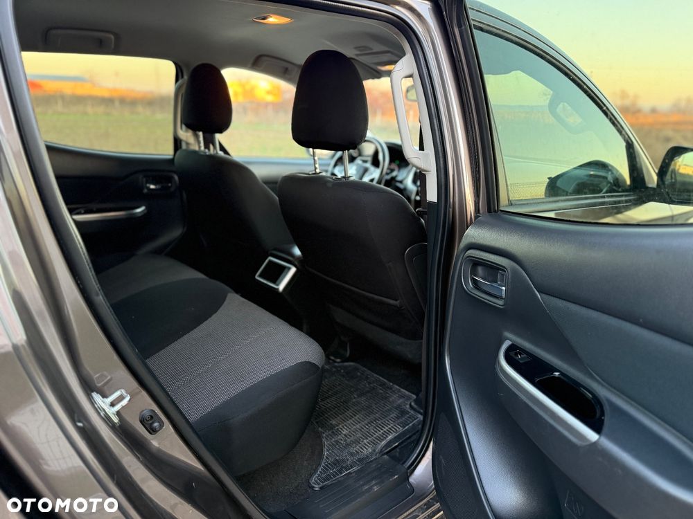 Mitsubishi L200 2.2 d DC Power Instyle Plus - 8