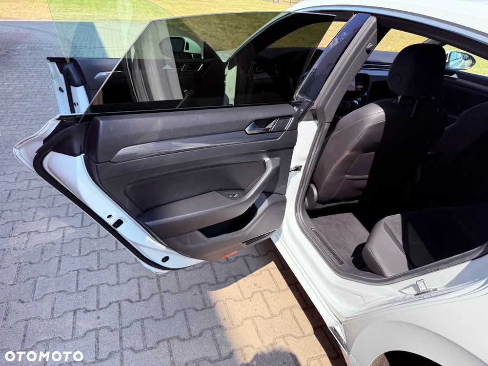Volkswagen Arteon 2.0 TDI SCR R-Line DSG - 15