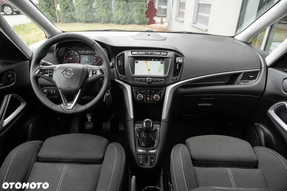 Opel Zafira 1.6 T Plus S&S - 22