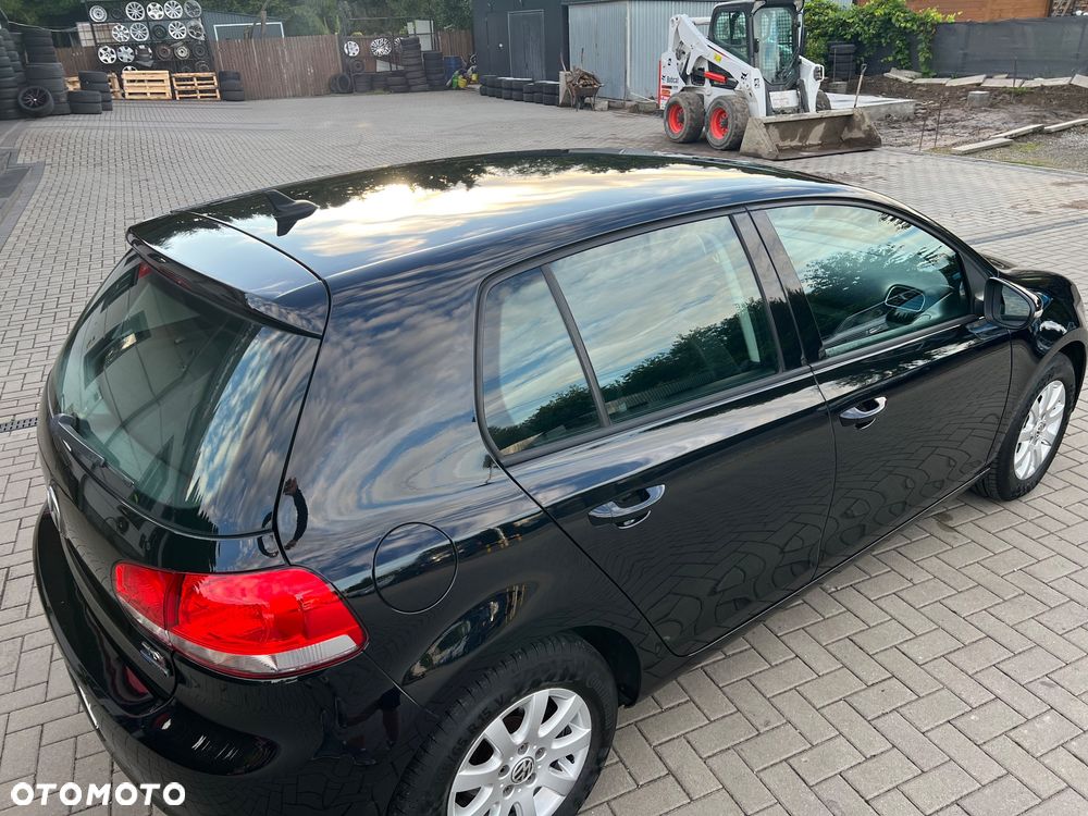 Volkswagen Golf 1.6 TDI DPF BlueMotion - 11