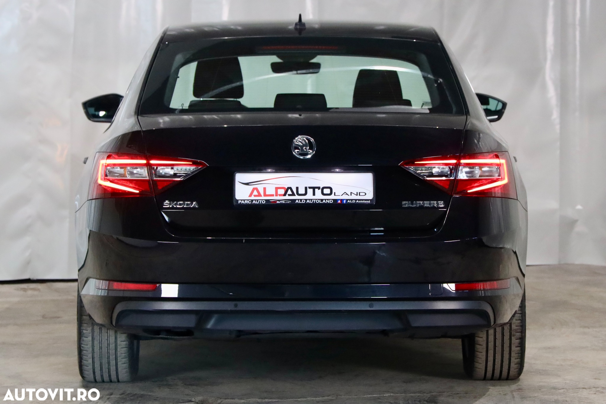 Skoda Superb 2.0 TDI DSG Style - 39
