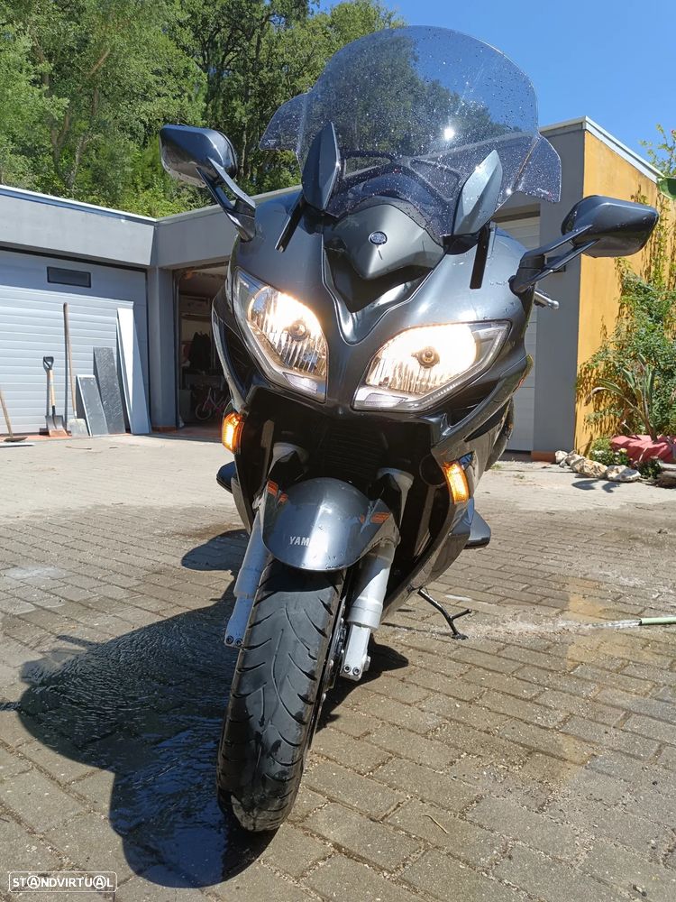 Yamaha FJR - 2