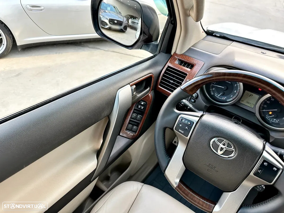 Toyota Land Cruiser Prado - 15