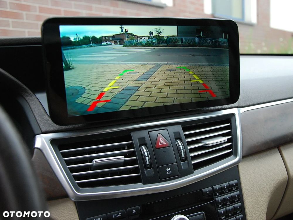 Mercedes-Benz Klasa E ver-200-cgi-blueefficiency-elegance - 8
