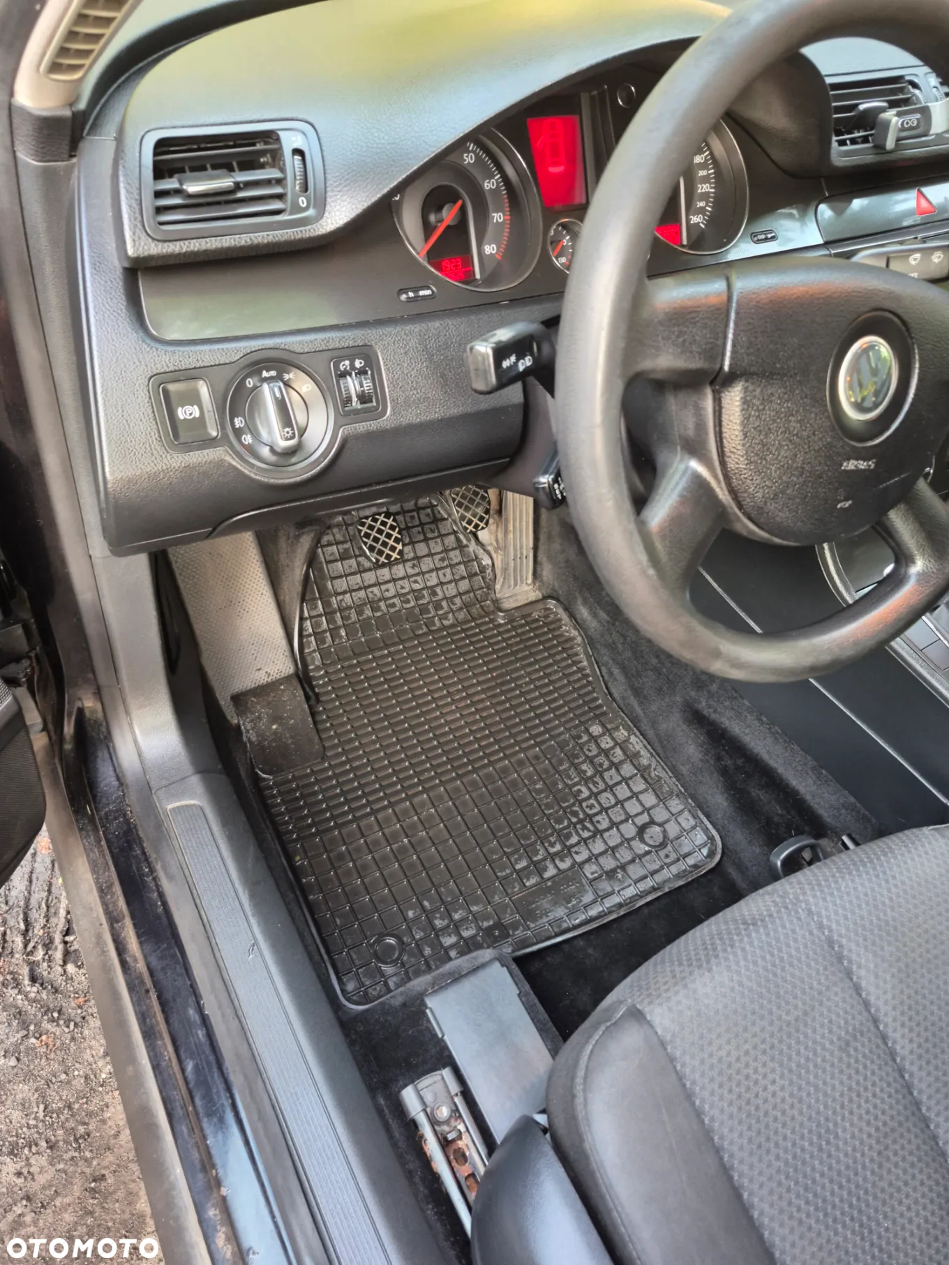 Volkswagen Passat 1.6 FSI Comfortline - 19