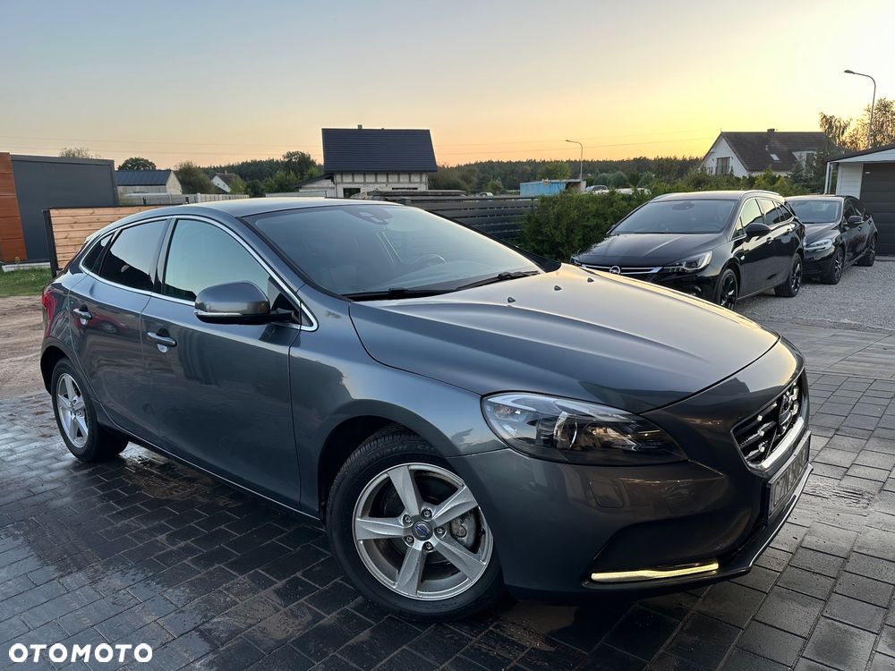 Volvo V40 D2 Momentum - 2