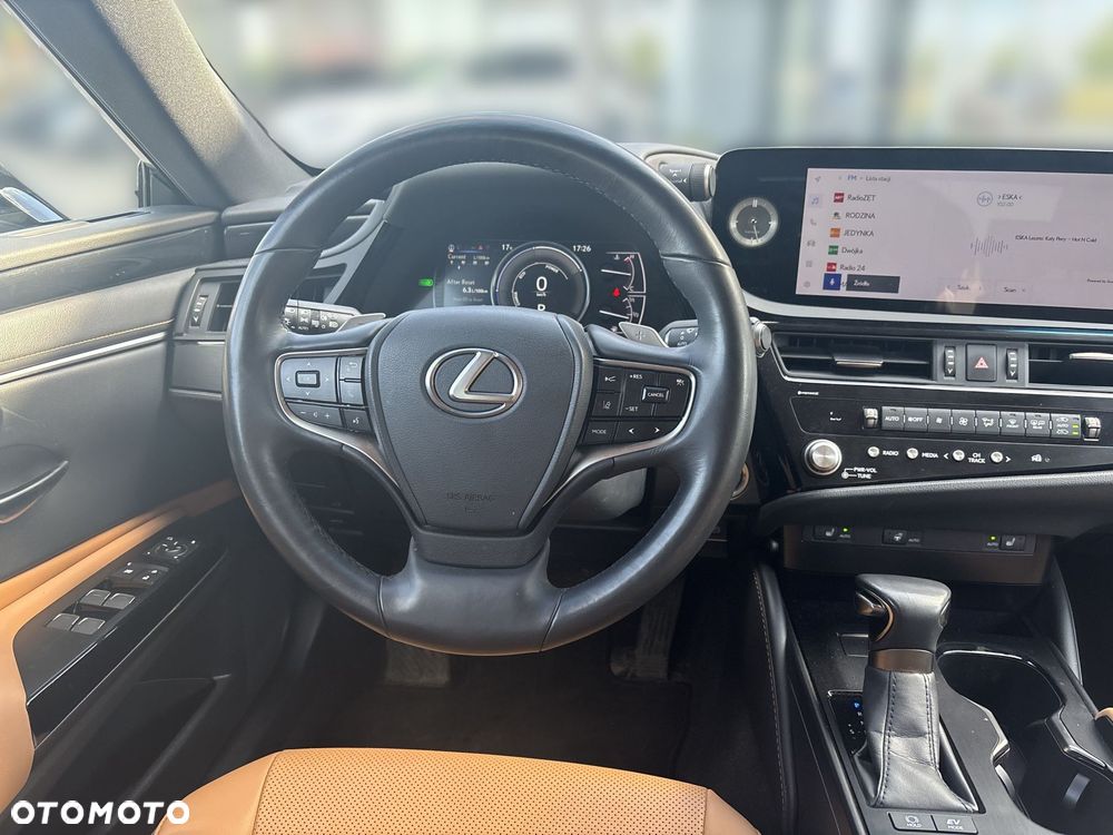 Lexus ES 300h Business Edition - 17